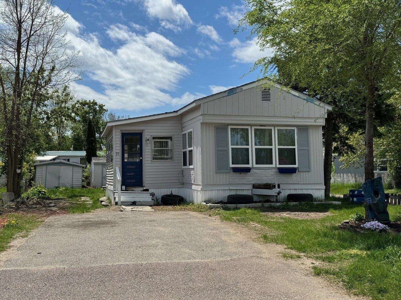 39 Mt. Sterling Avenue Property Photo 1