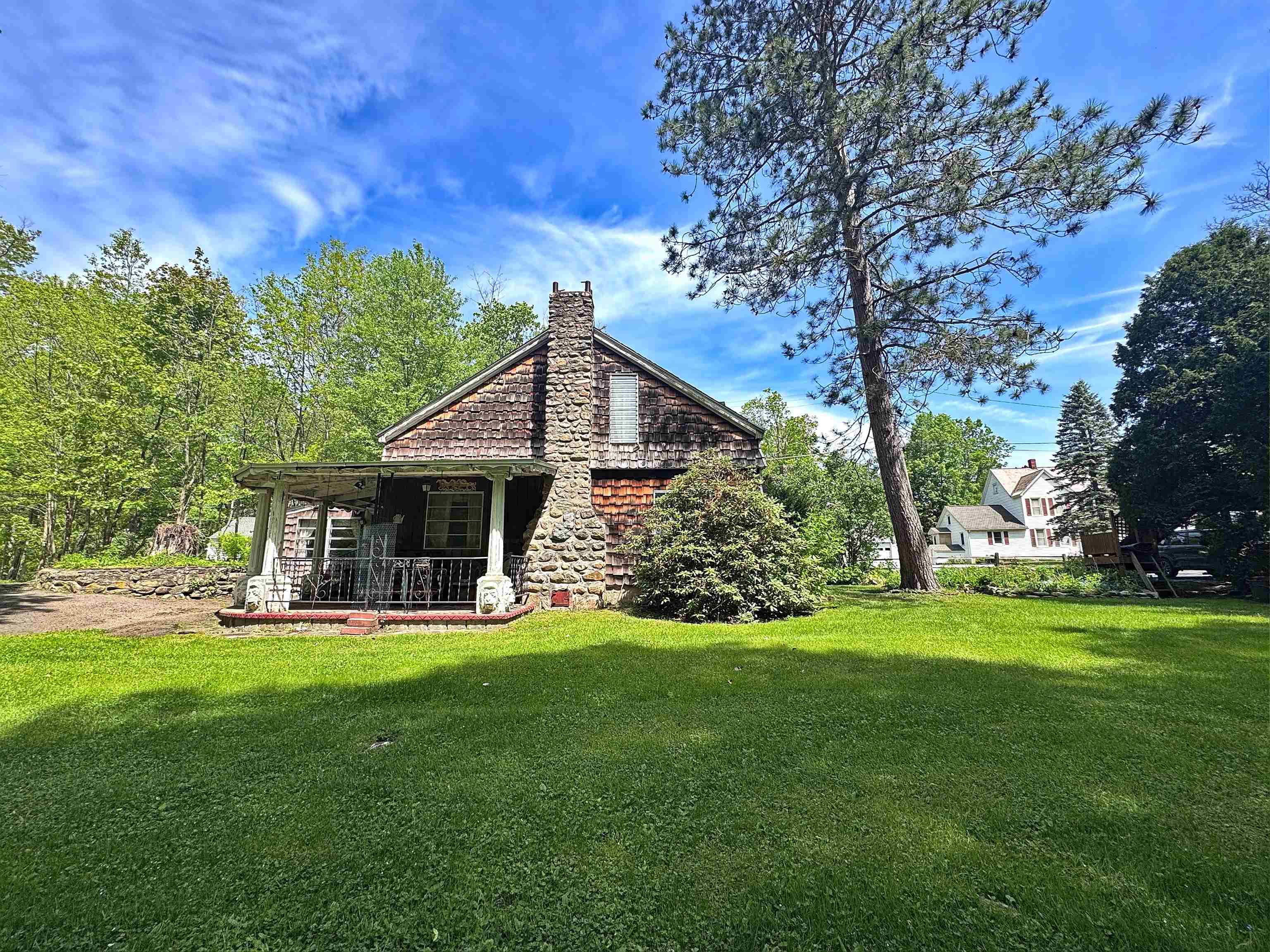 100 Webb Street Property Photo 1