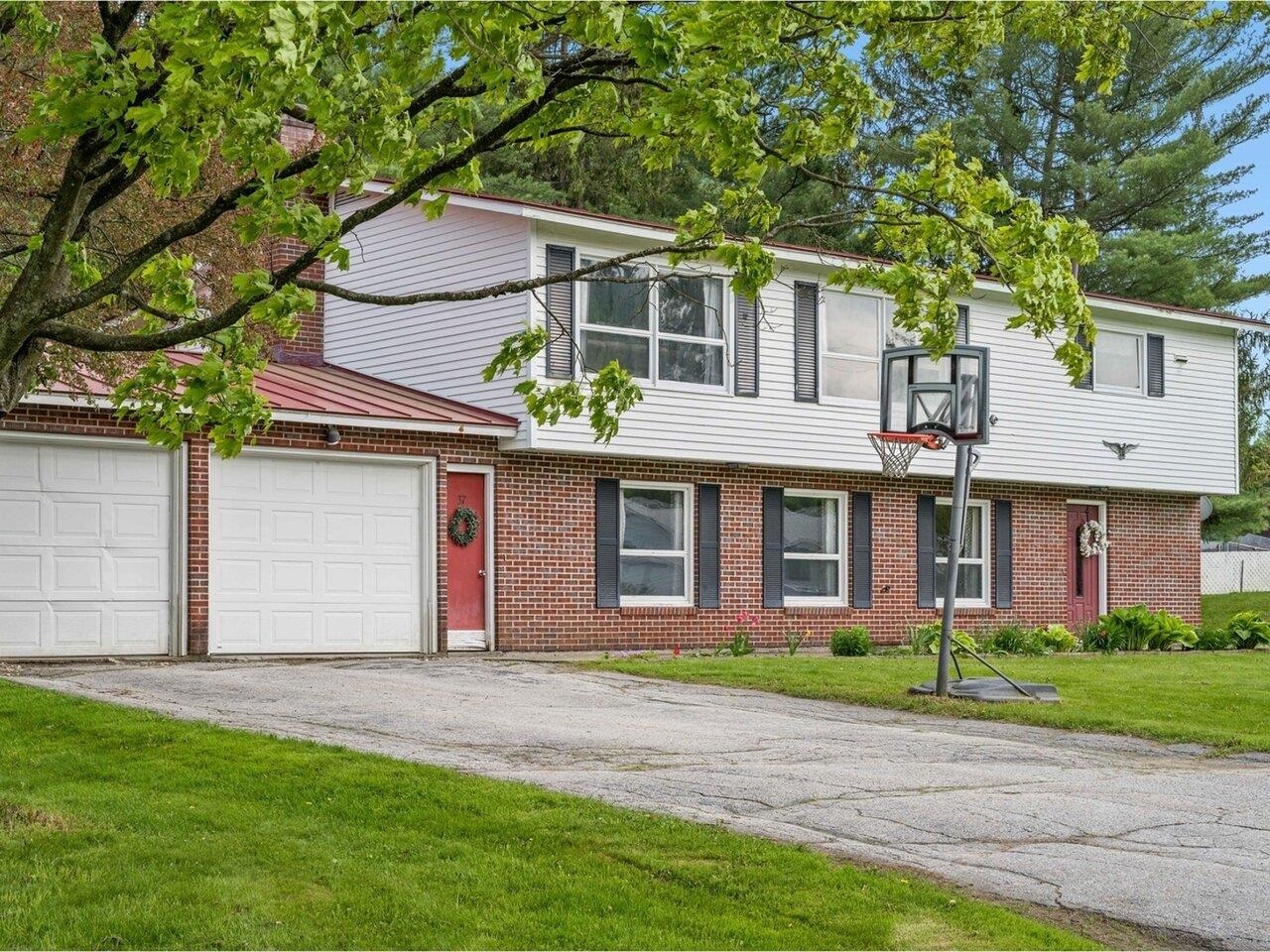 37 Dickinson Drive Property Photo 2