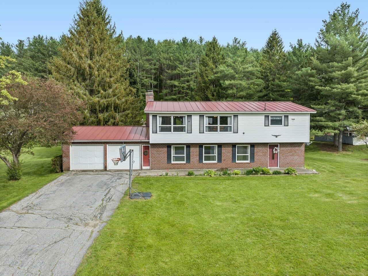 37 Dickinson Drive Property Photo 5