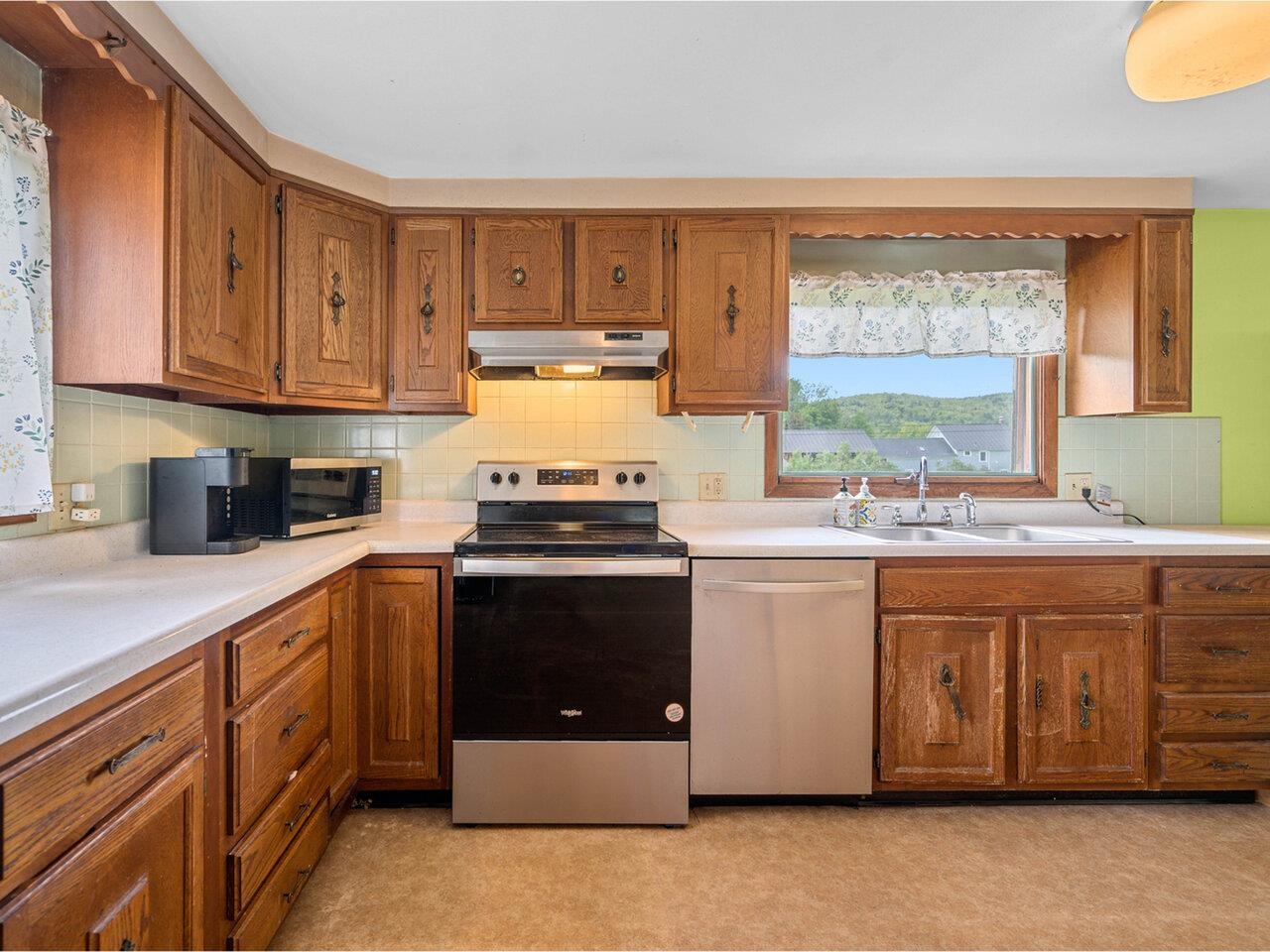 37 Dickinson Drive Property Photo 15