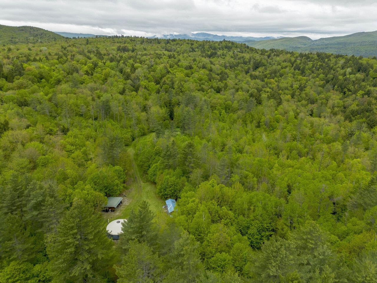 1006 Brownsville Road Property Photo 2