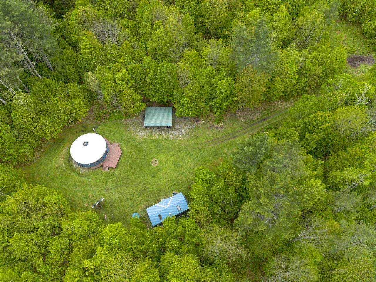 1006 Brownsville Road Property Photo 3