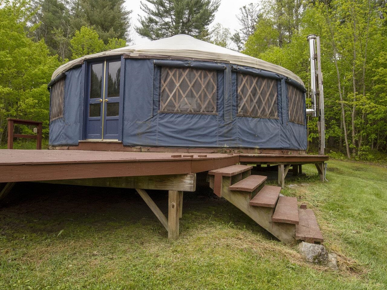 1006 Brownsville Road Property Photo 9
