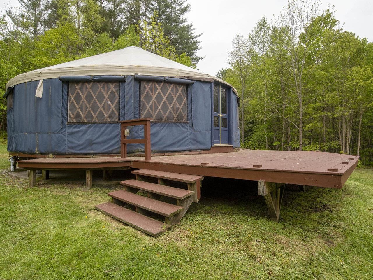1006 Brownsville Road Property Photo 10