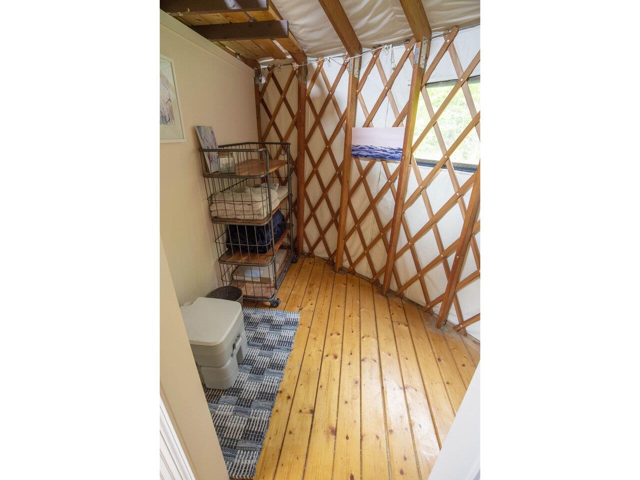 1006 Brownsville Road Property Photo 21
