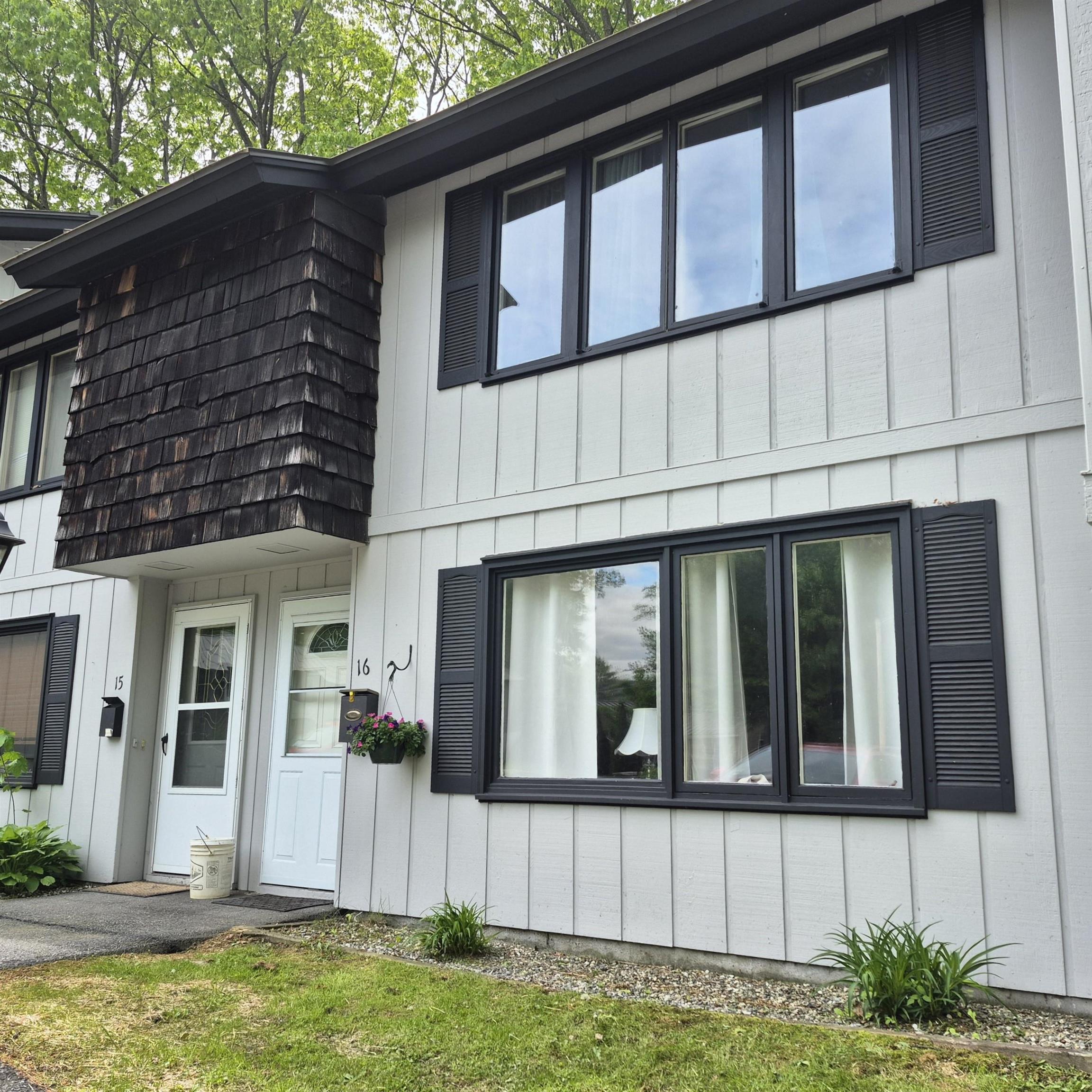 16 Oakwood Drive Property Photo 1