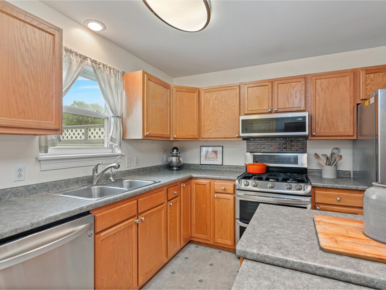 8 Checkerberry Square Property Photo 9