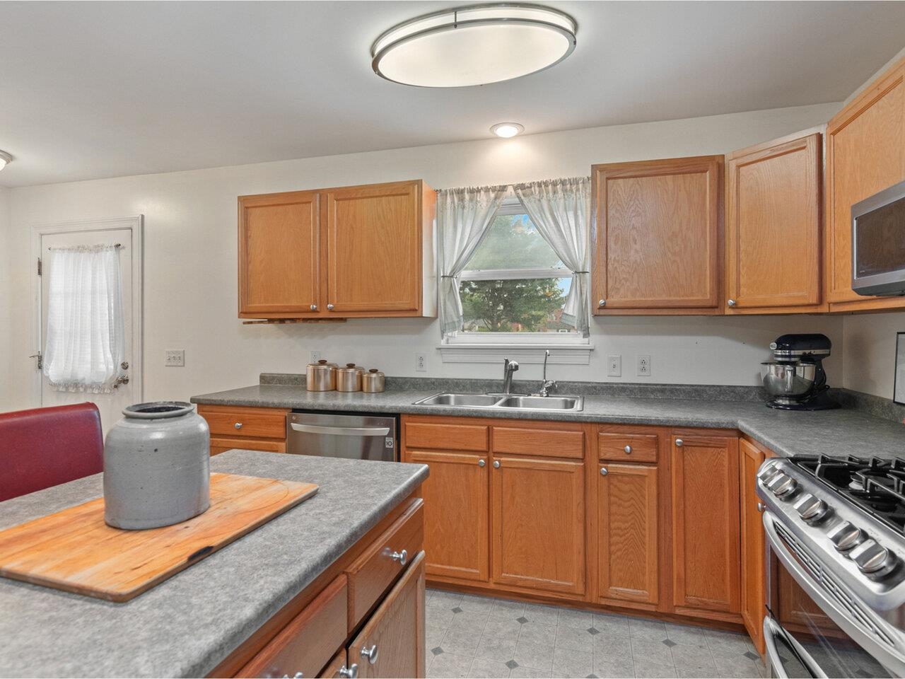 8 Checkerberry Square Property Photo 10