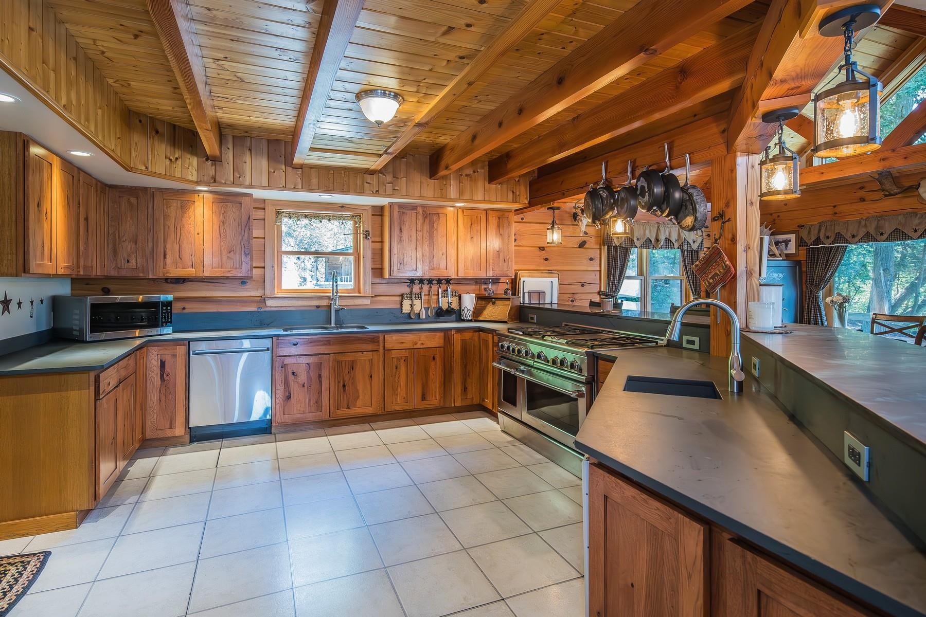 213 Singing Cedars Road Property Photo 9