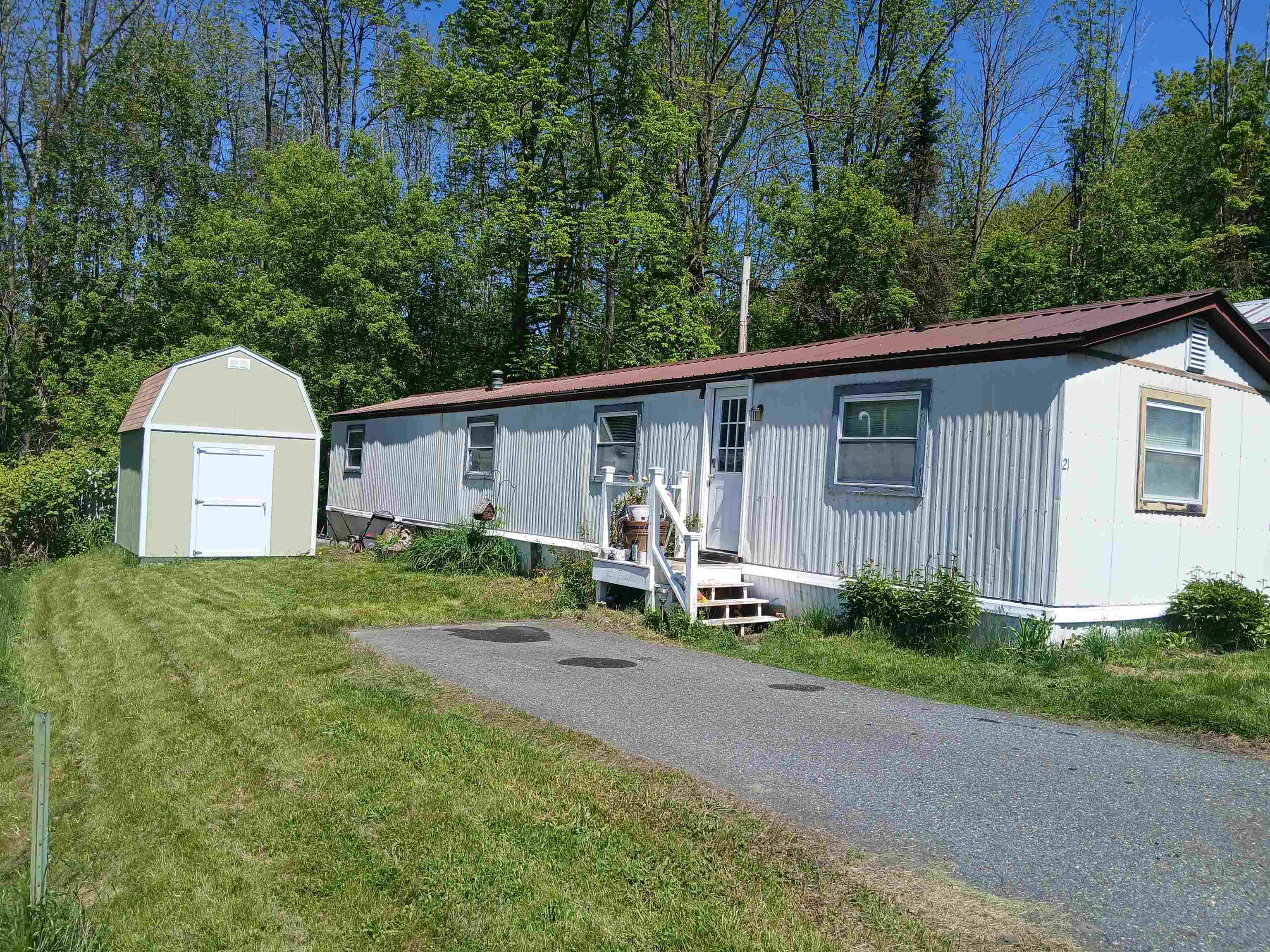 21 Daniels Drive Property Photo 1