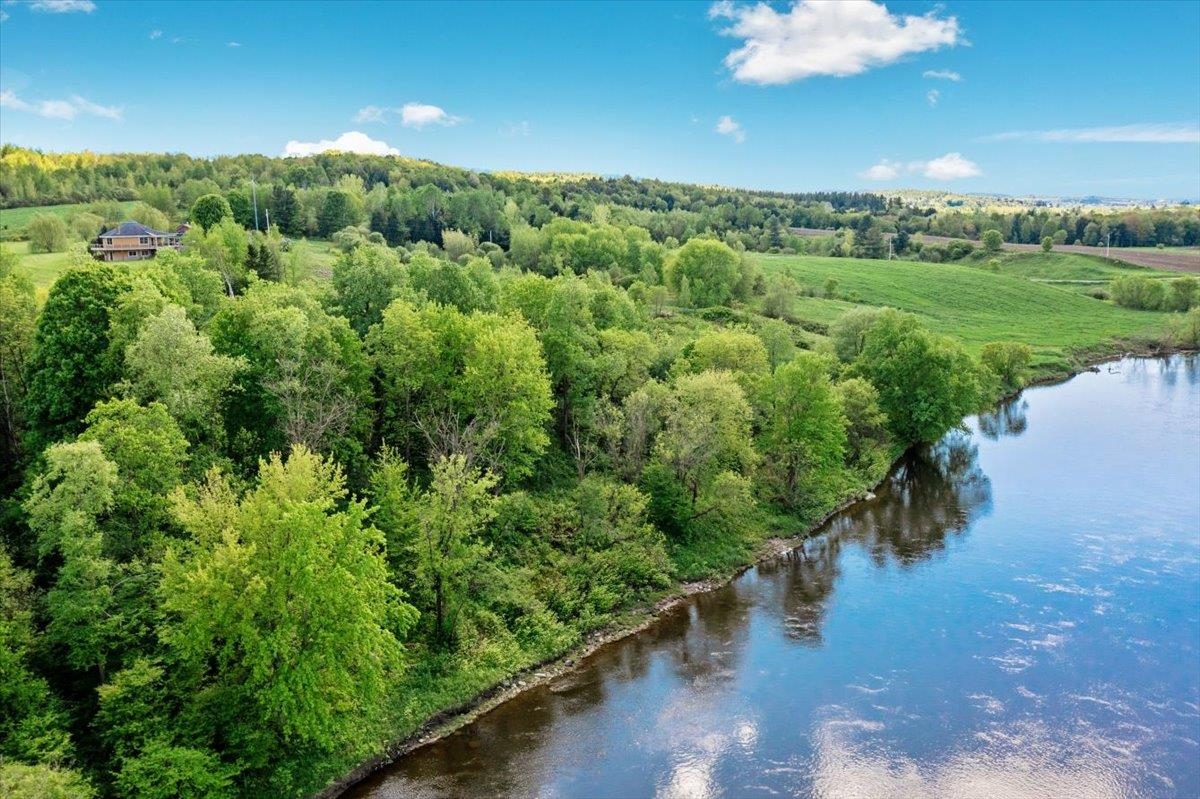 300 River Road Property Photo 8