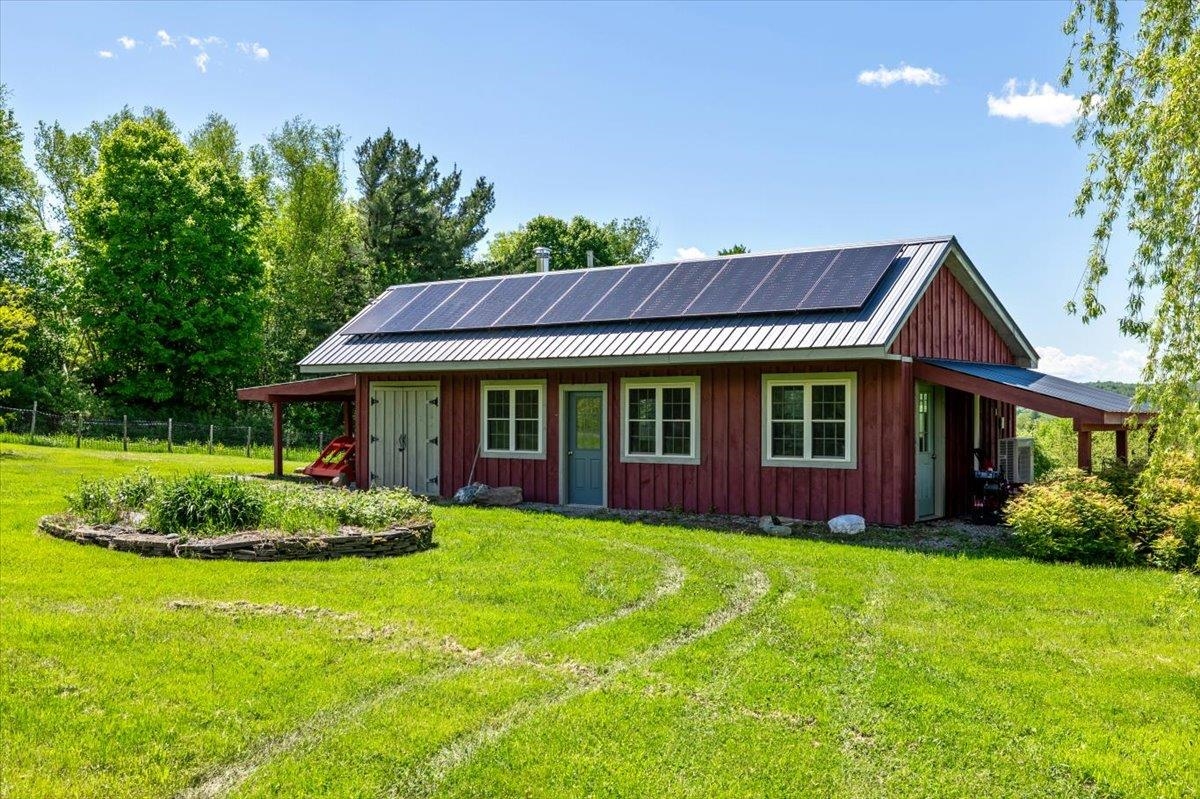 300 River Road Property Photo 12
