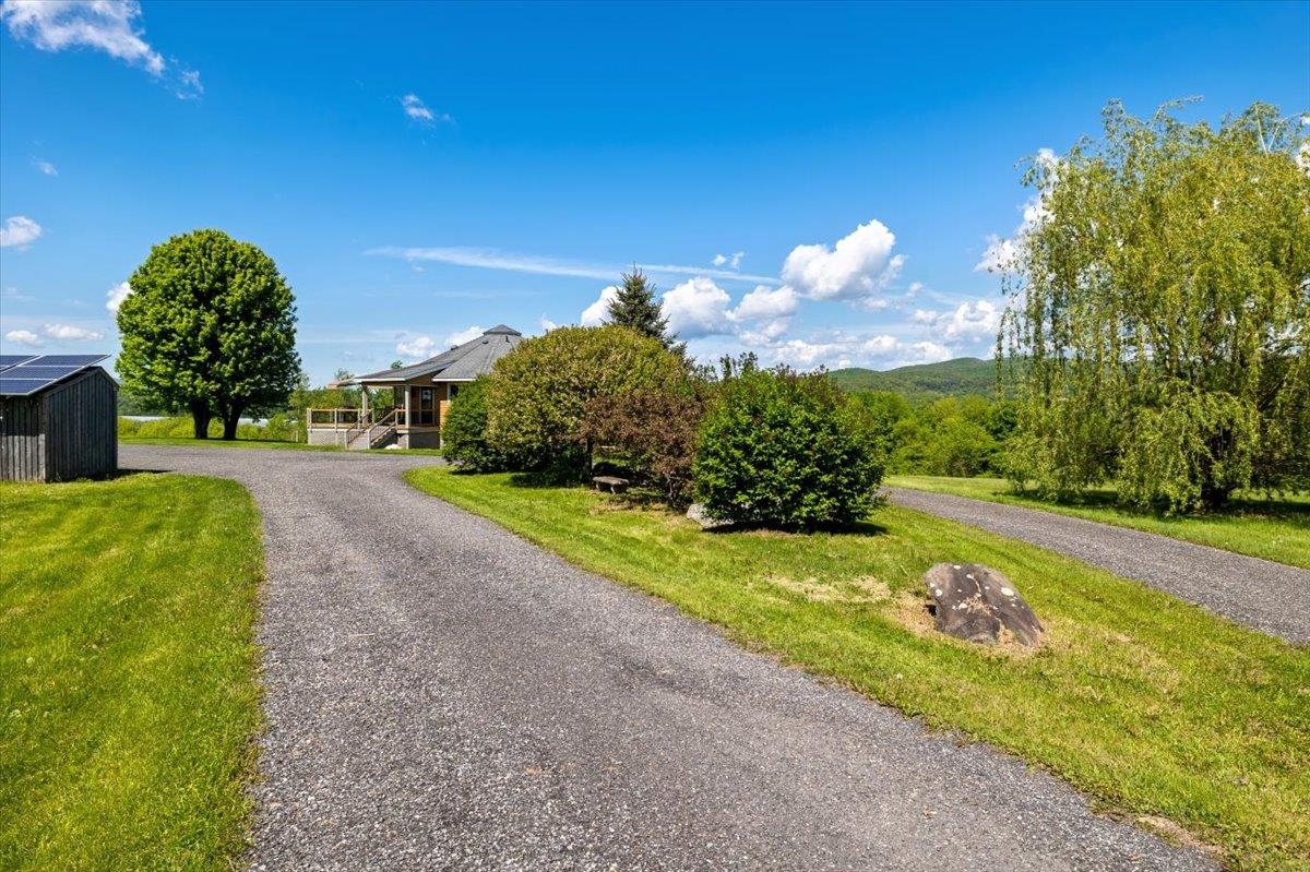 300 River Road Property Photo 13