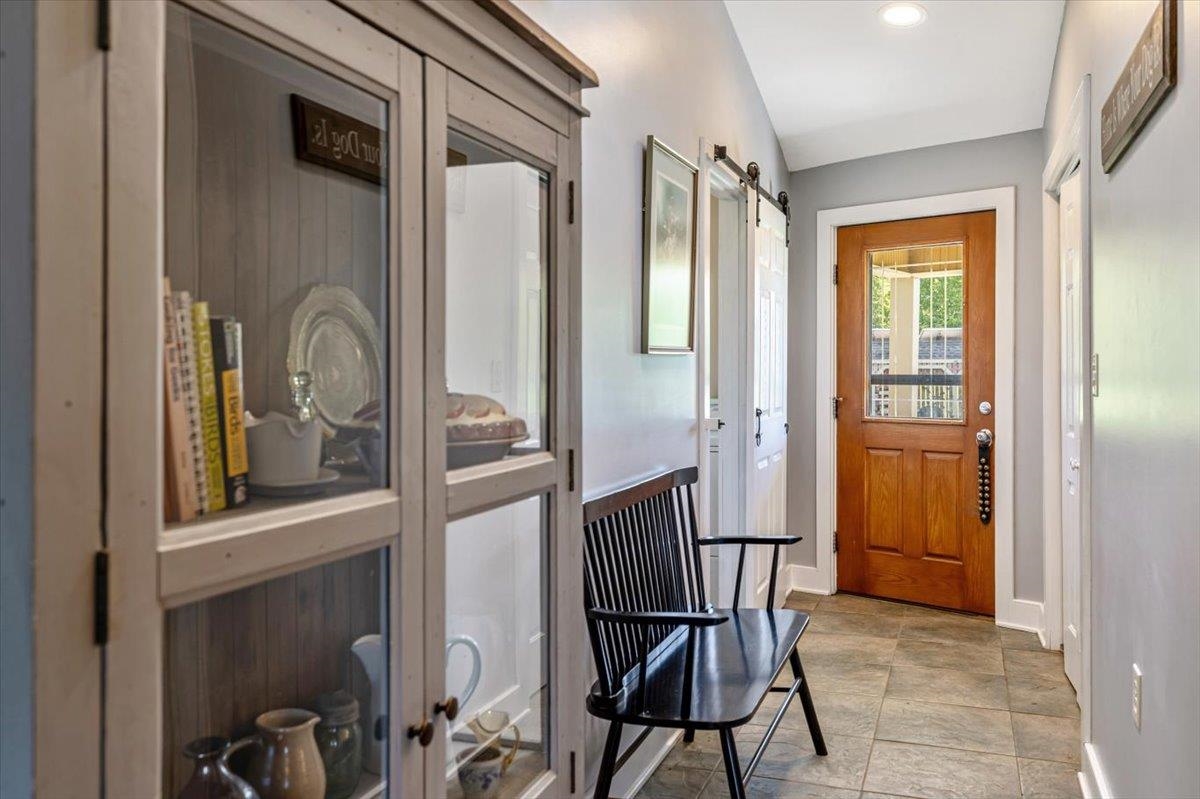 300 River Road Property Photo 20