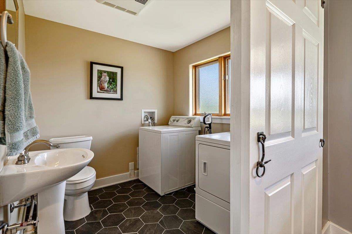 300 River Road Property Photo 23