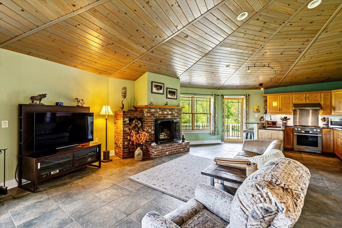 300 River Road Property Photo 25