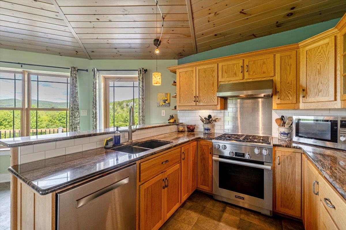 300 River Road Property Photo 28