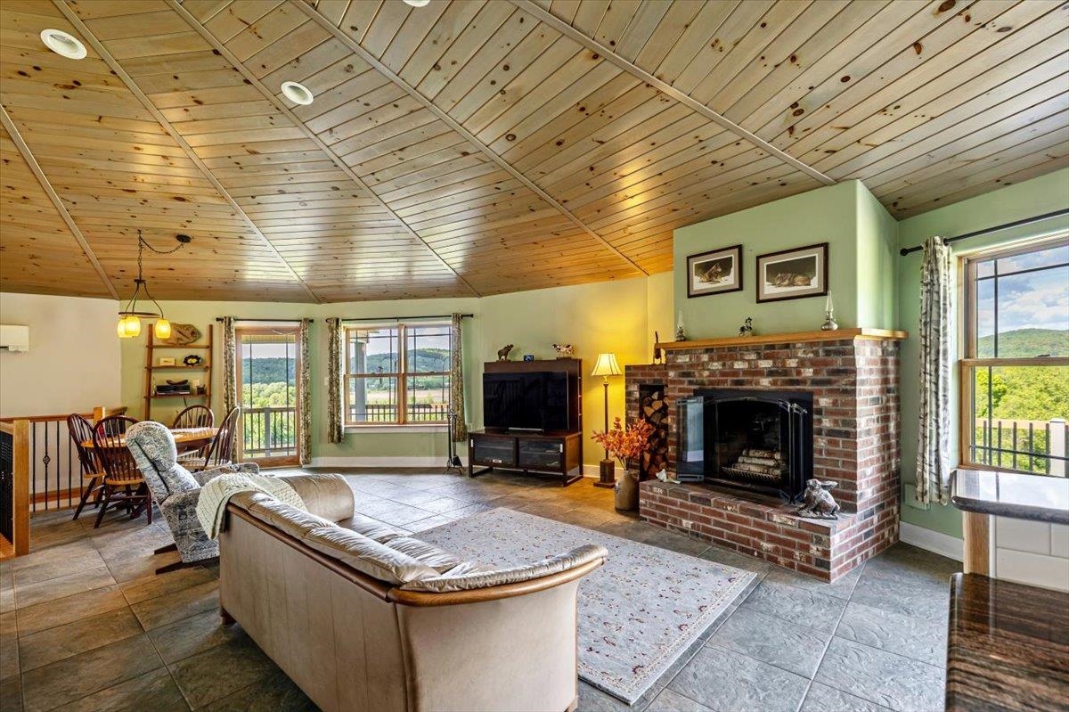 300 River Road Property Photo 30