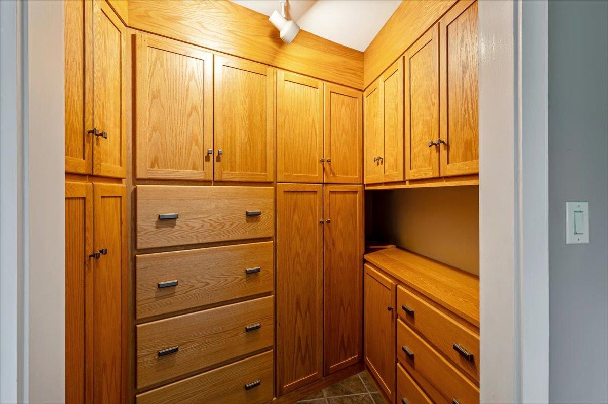 300 River Road Property Photo 33