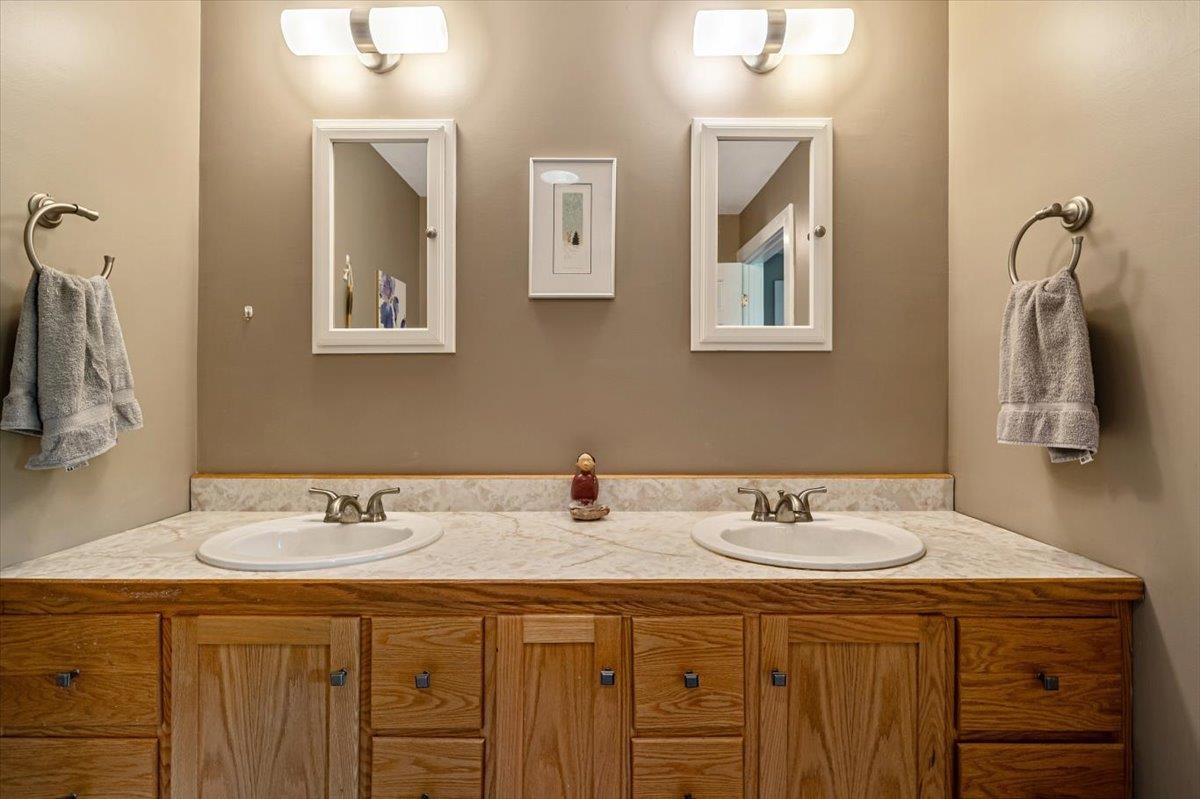 300 River Road Property Photo 35