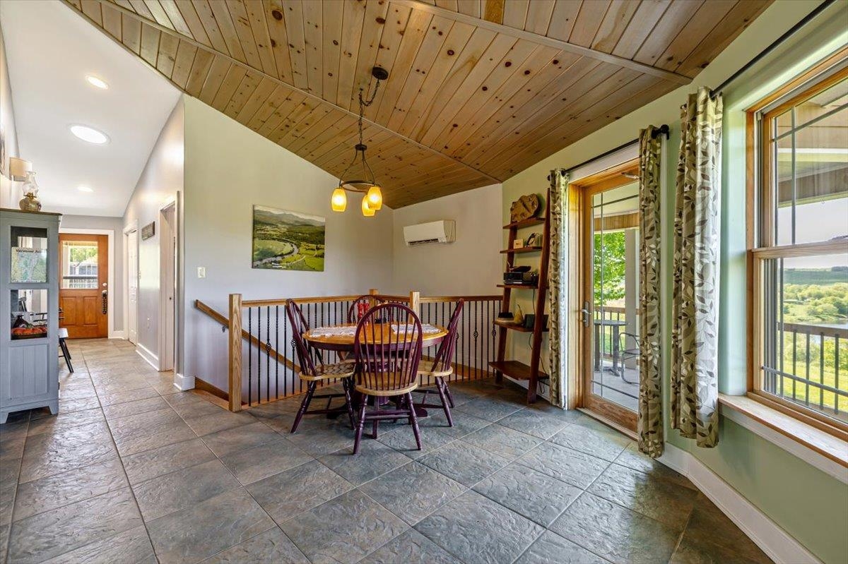 300 River Road Property Photo 37