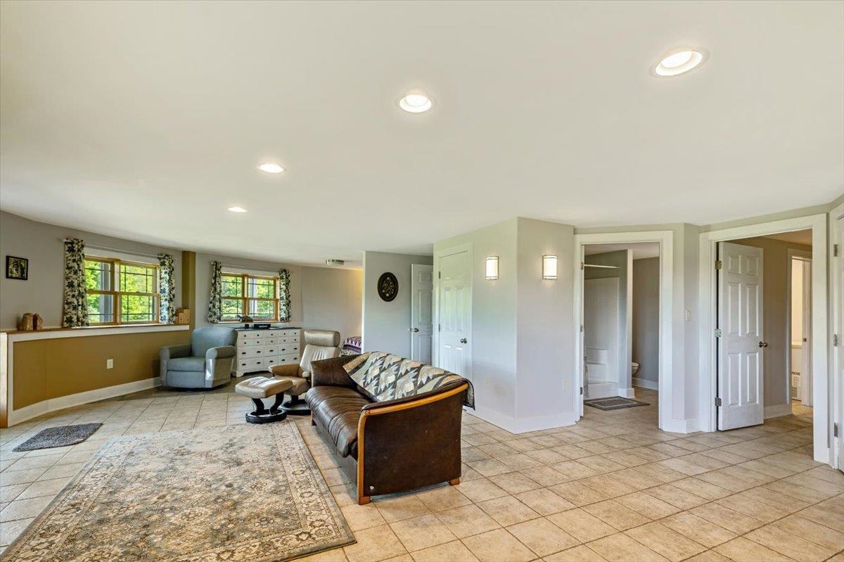 300 River Road Property Photo 41