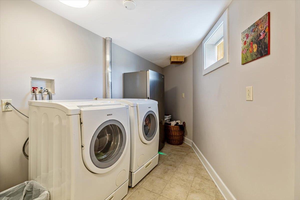 300 River Road Property Photo 44
