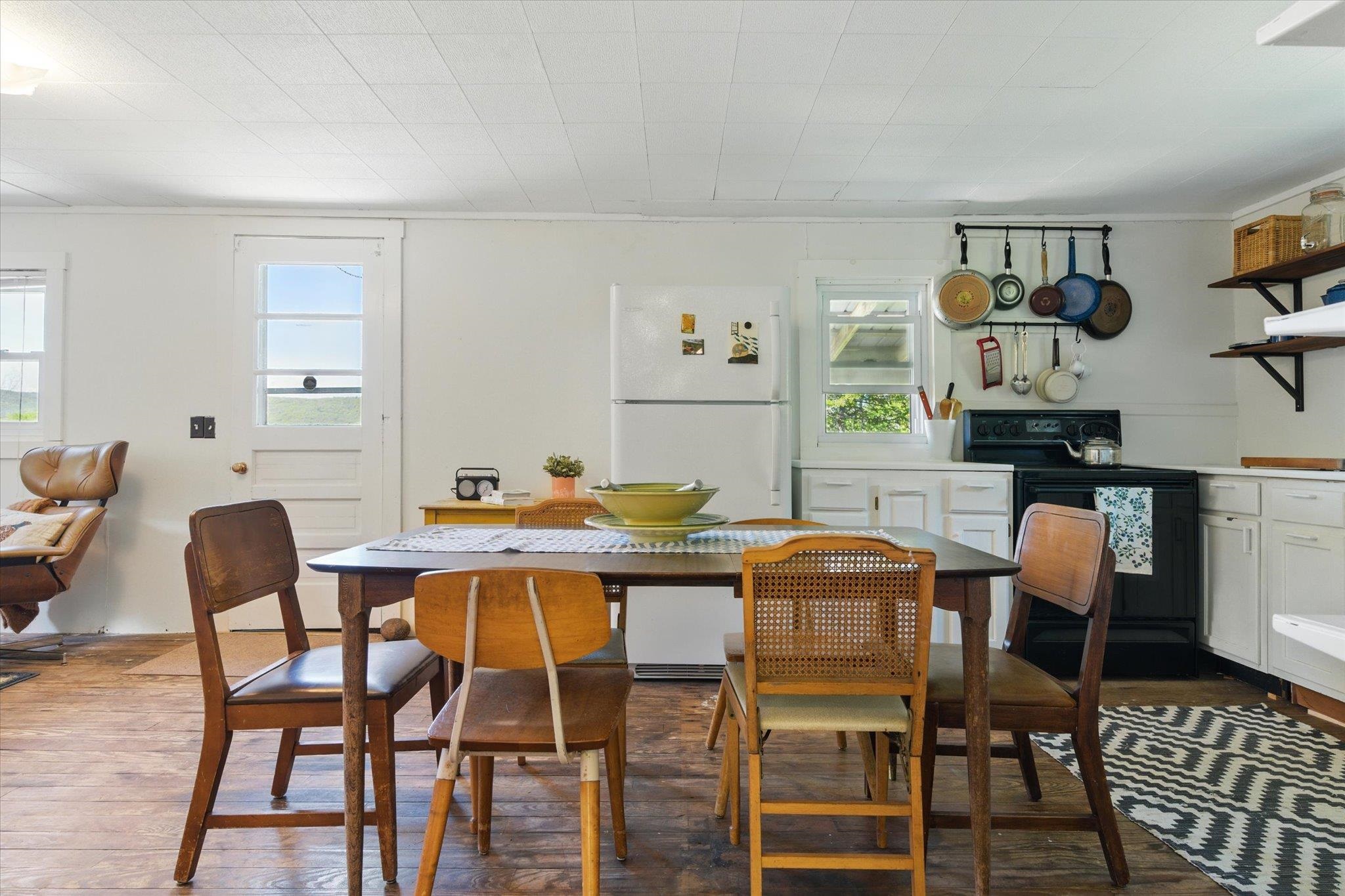 180 Straight Road Property Photo 11