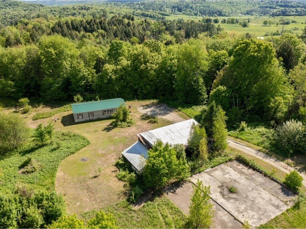 2462 Vt Route 100-c Property Photo 2