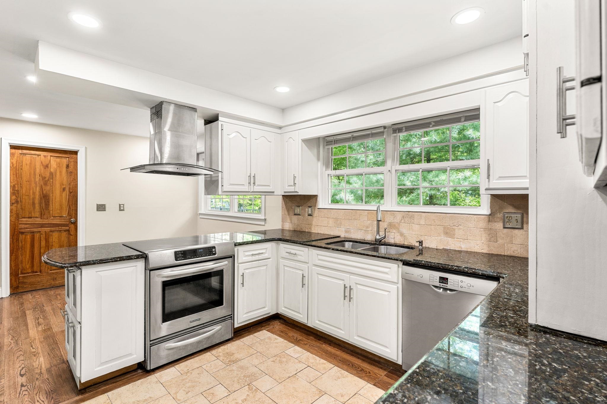 28 Olde Lantern Road Property Photo 7