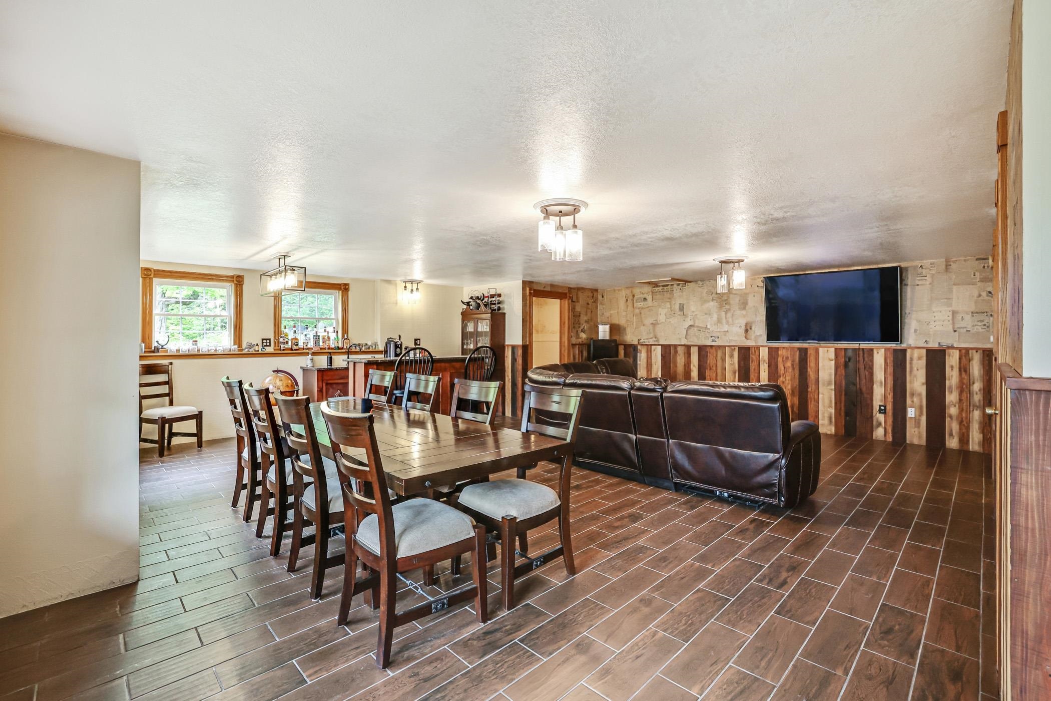 1619 Duck Pond Road Property Photo 2