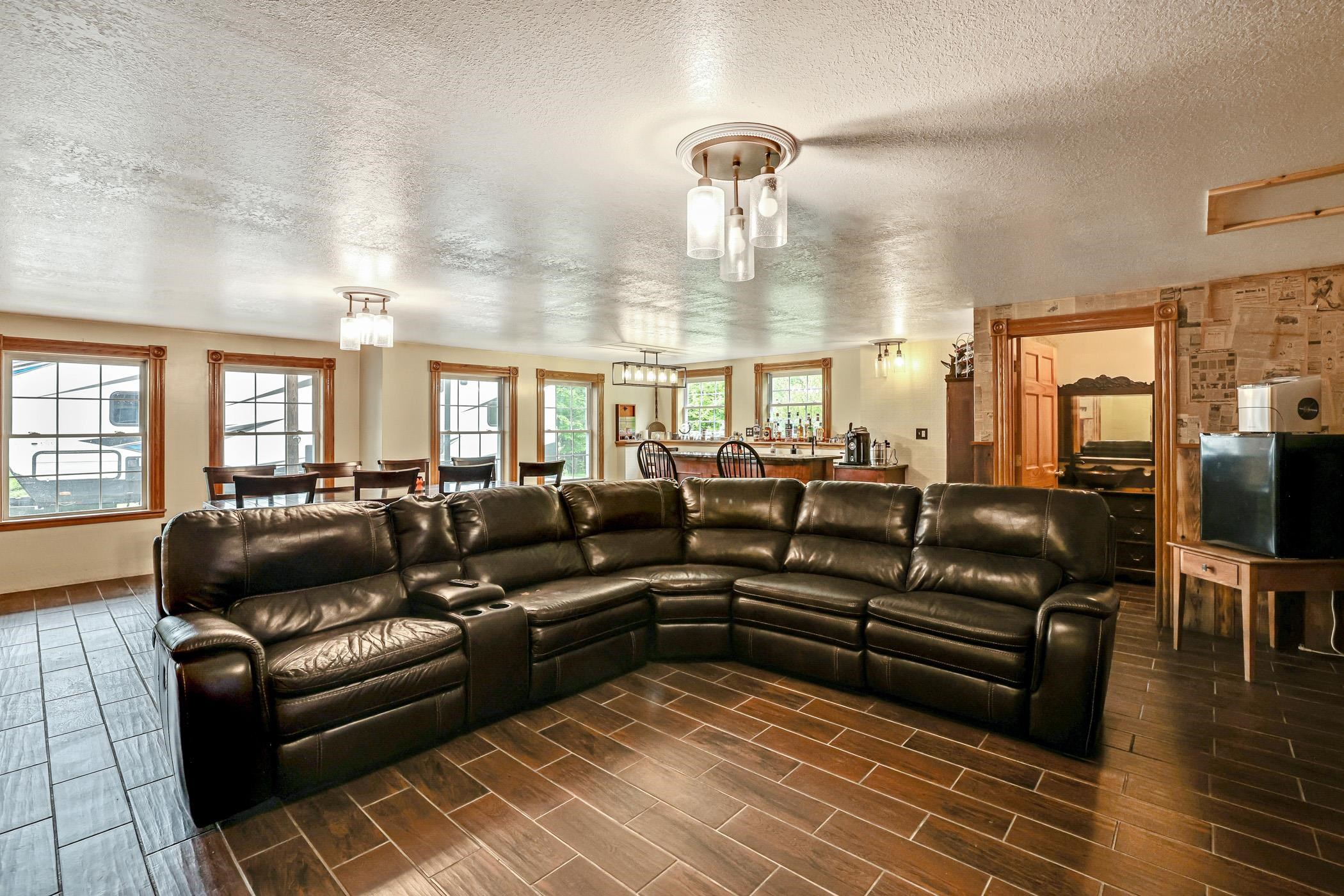 1619 Duck Pond Road Property Photo 3