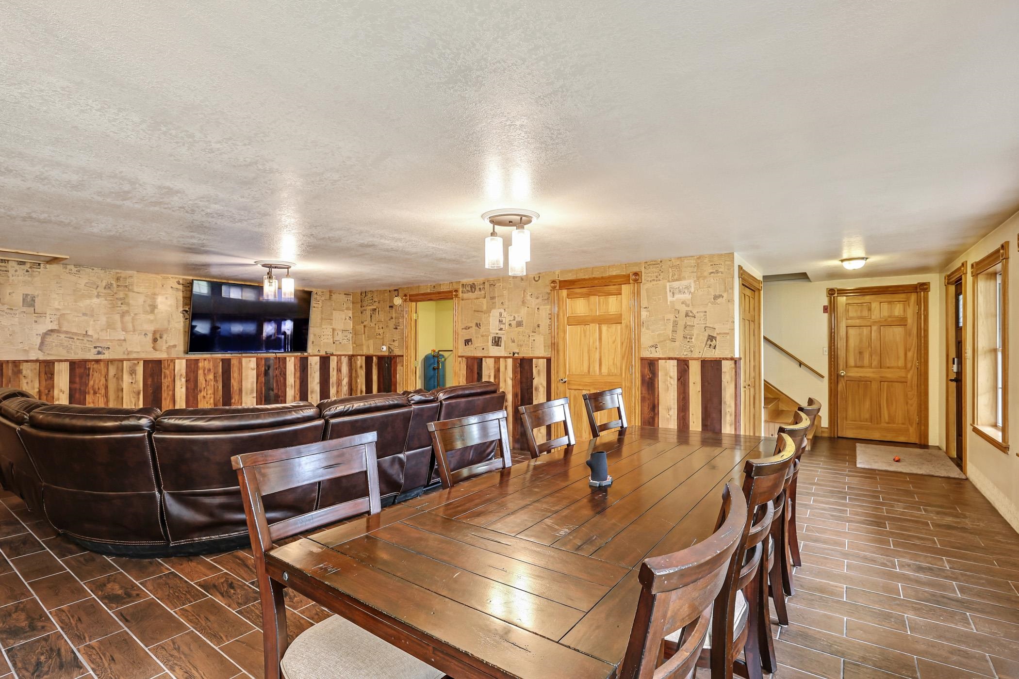 1619 Duck Pond Road Property Photo 7