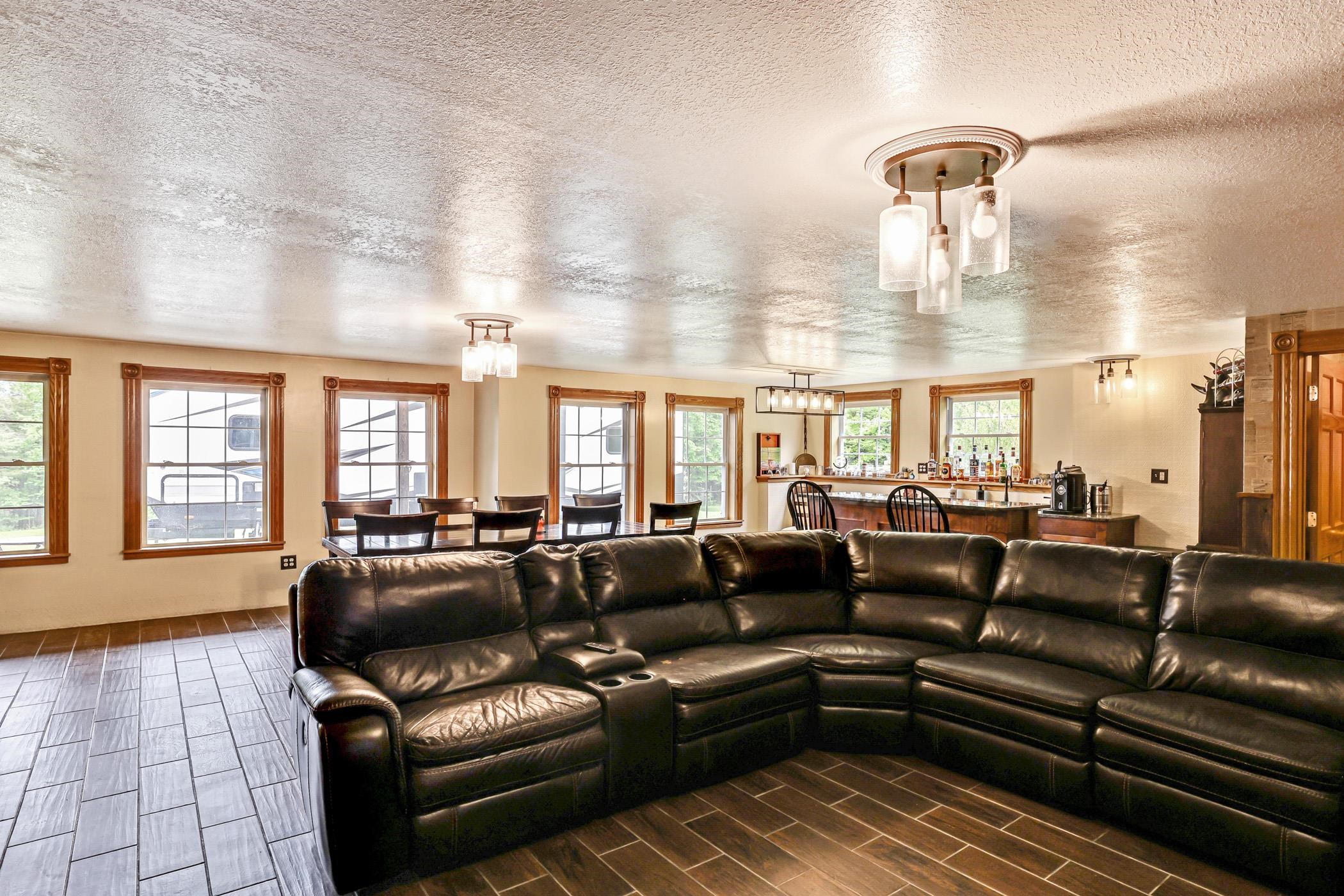 1619 Duck Pond Road Property Photo 8