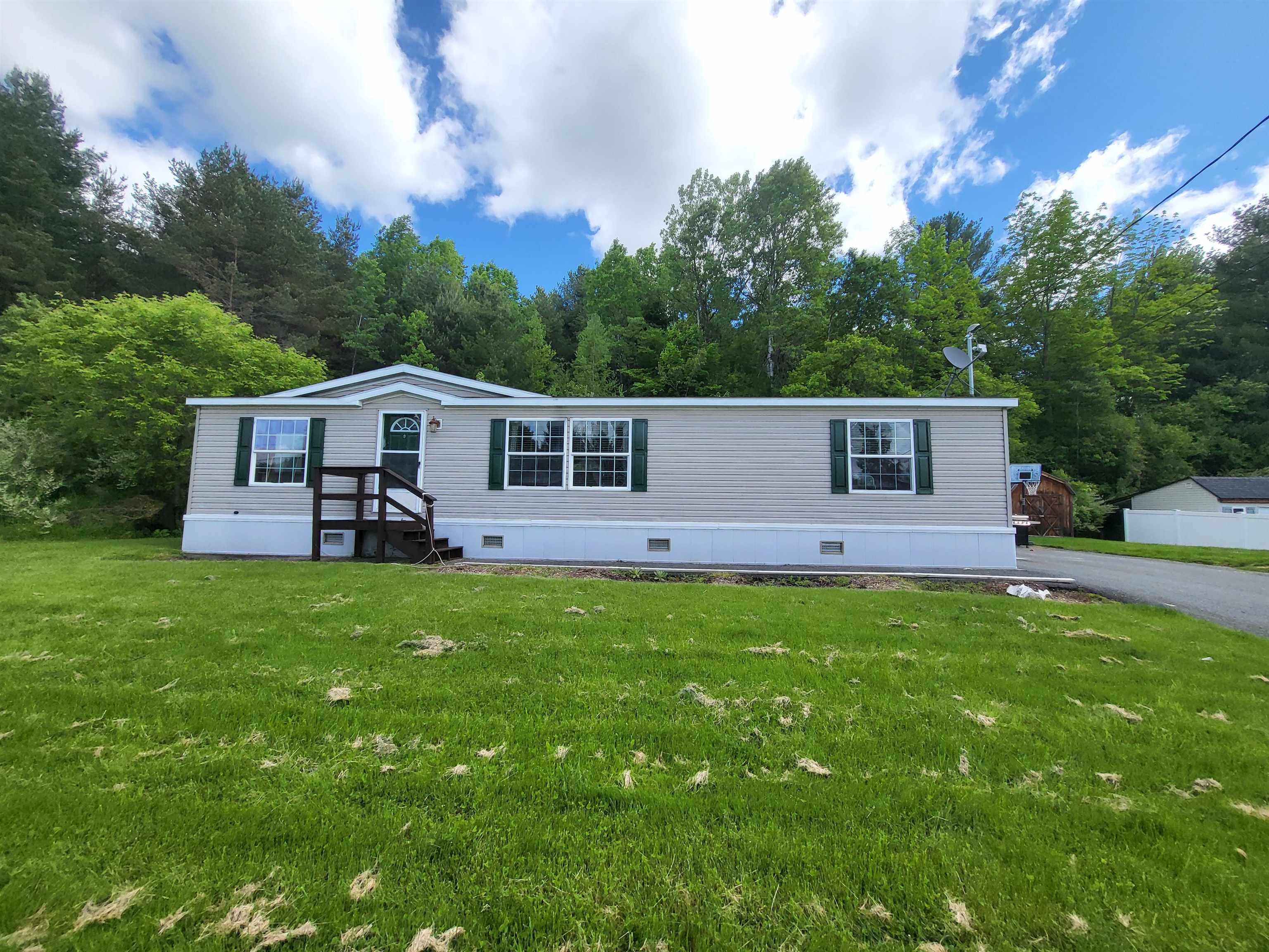 33 Daniels Drive Property Photo 1