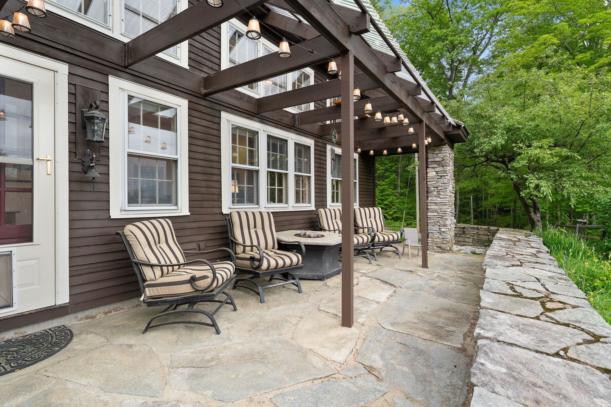 515 Shattuck Hill Road Property Photo 8