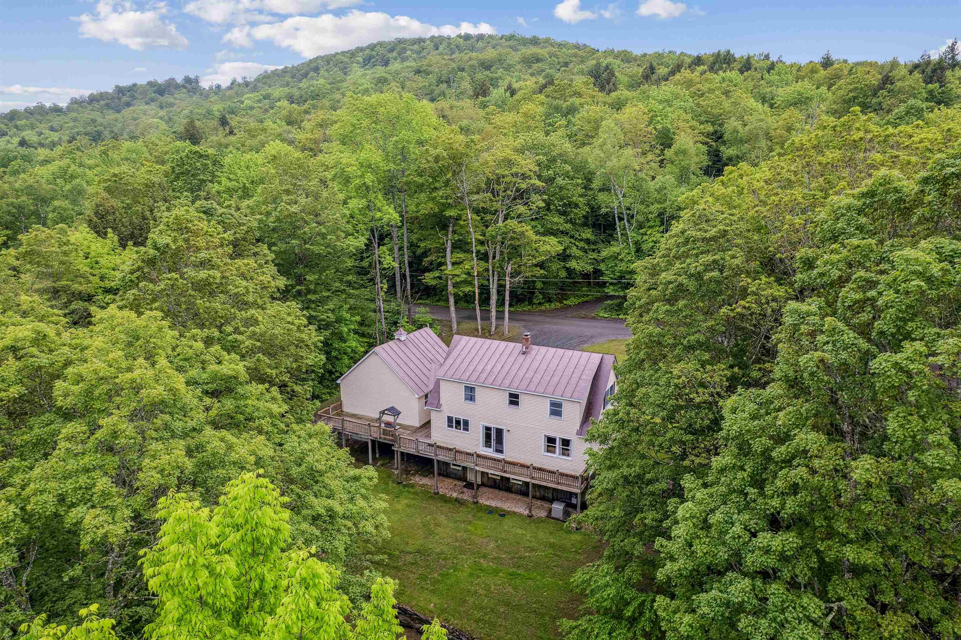 530 West Road Property Photo 1