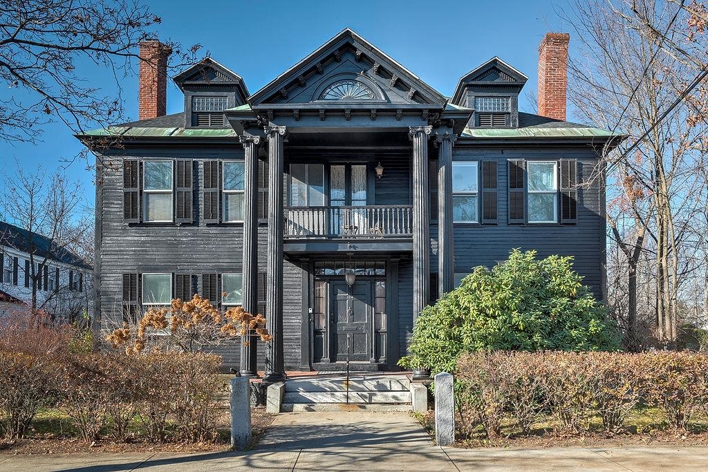 124 Washington Street Property Photo 1