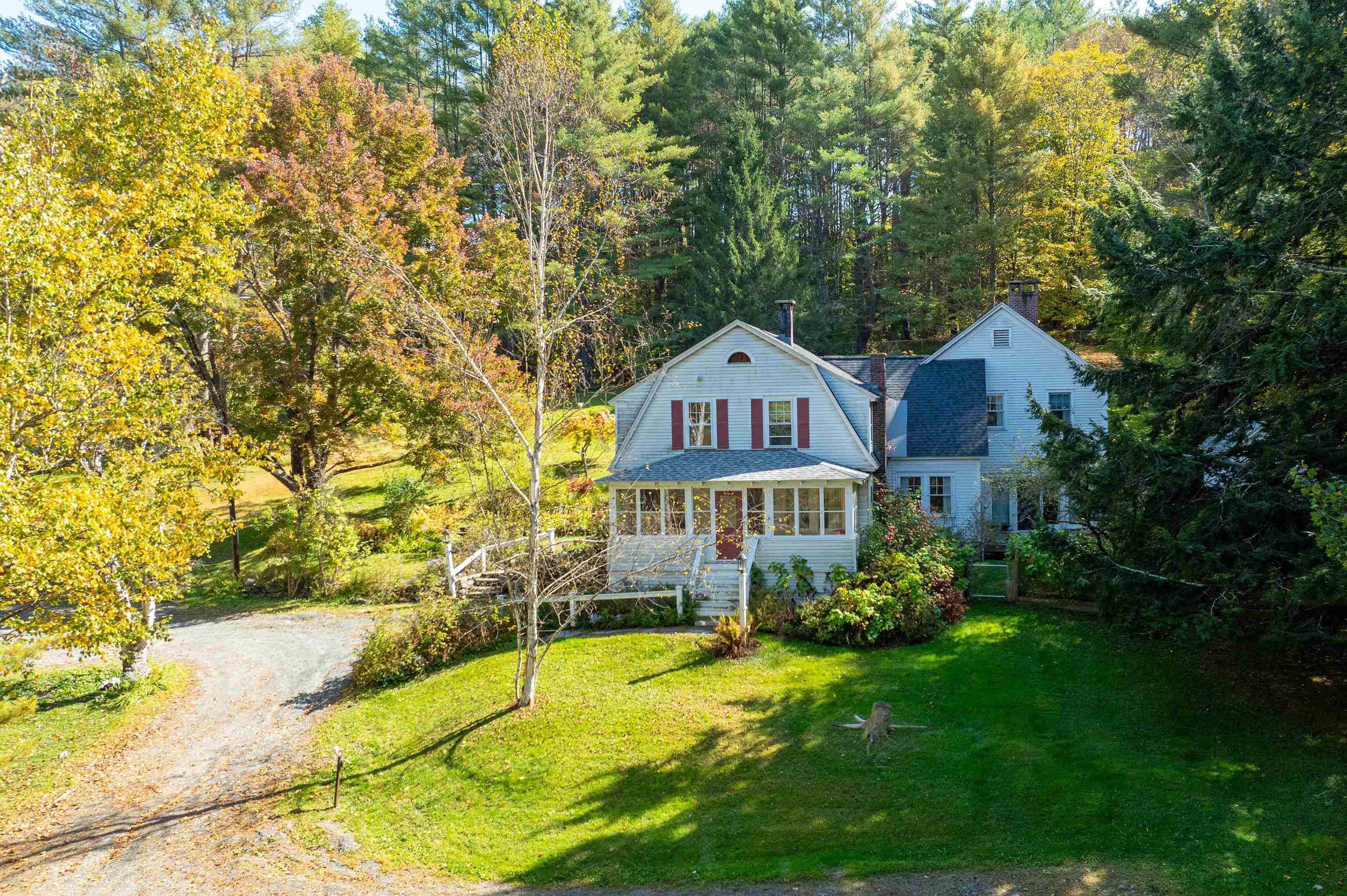 598 East Woodstock Road Property Photo 3