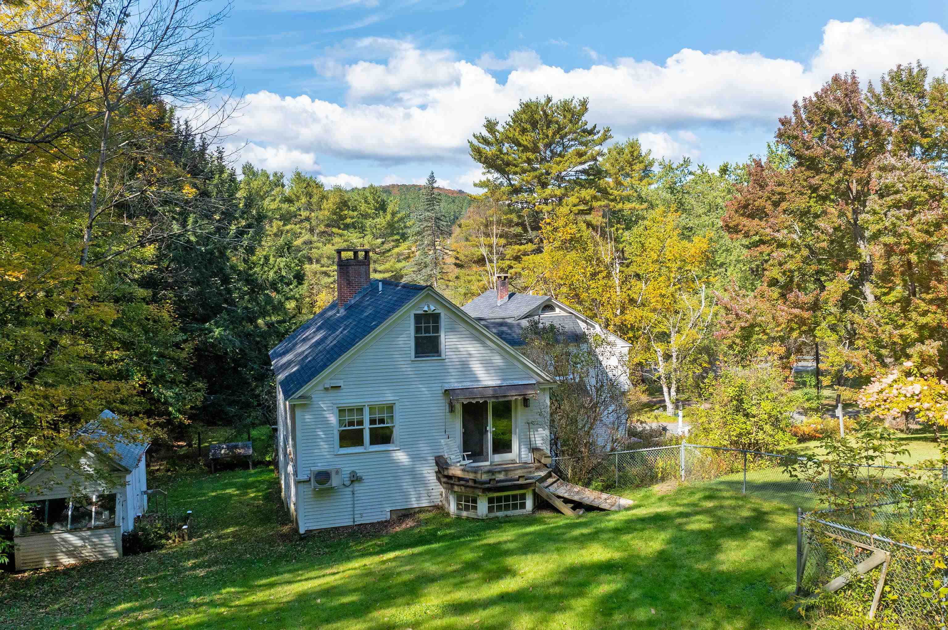 598 East Woodstock Road Property Photo 4