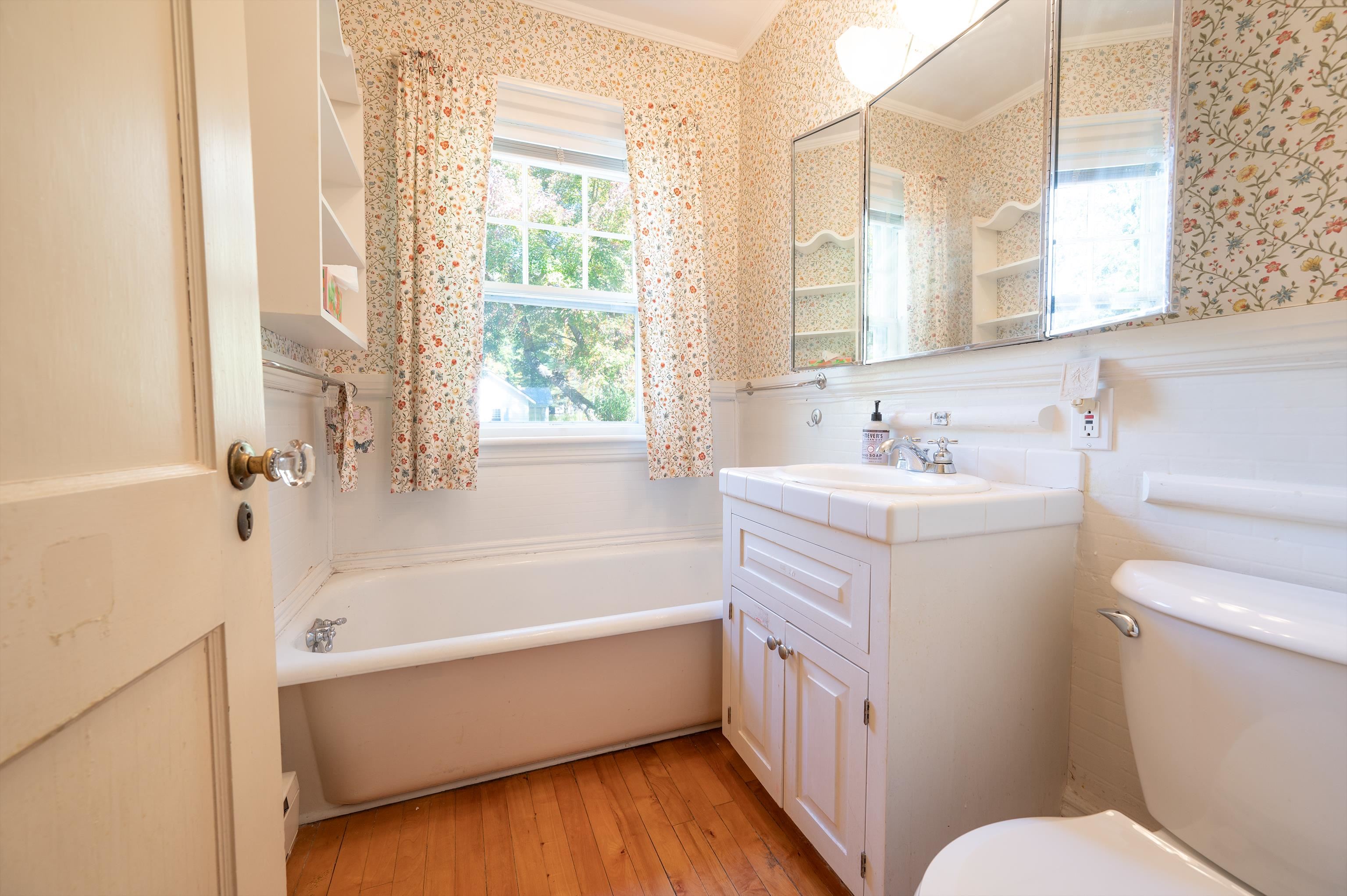 598 East Woodstock Road Property Photo 11