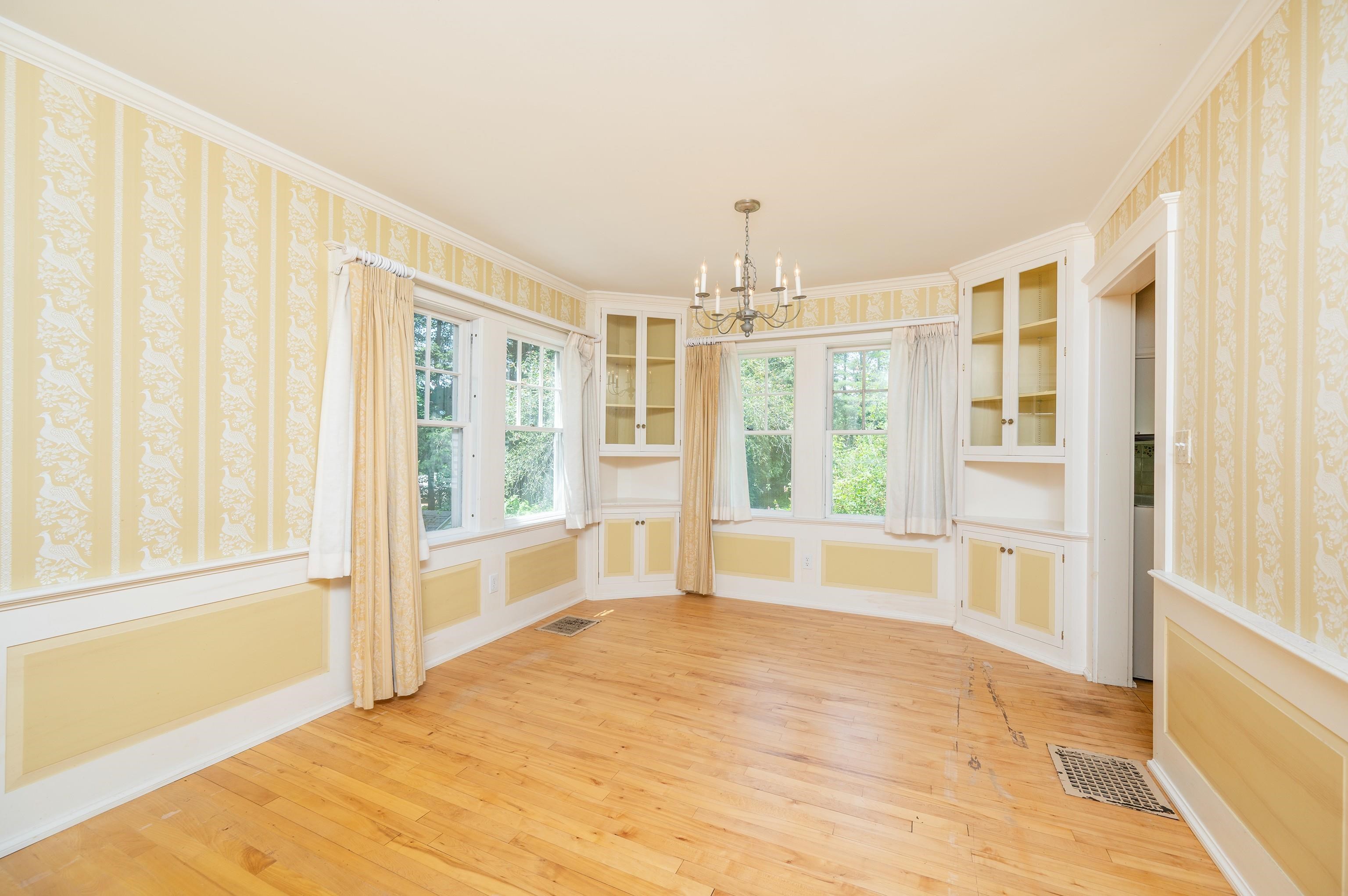 598 East Woodstock Road Property Photo 13