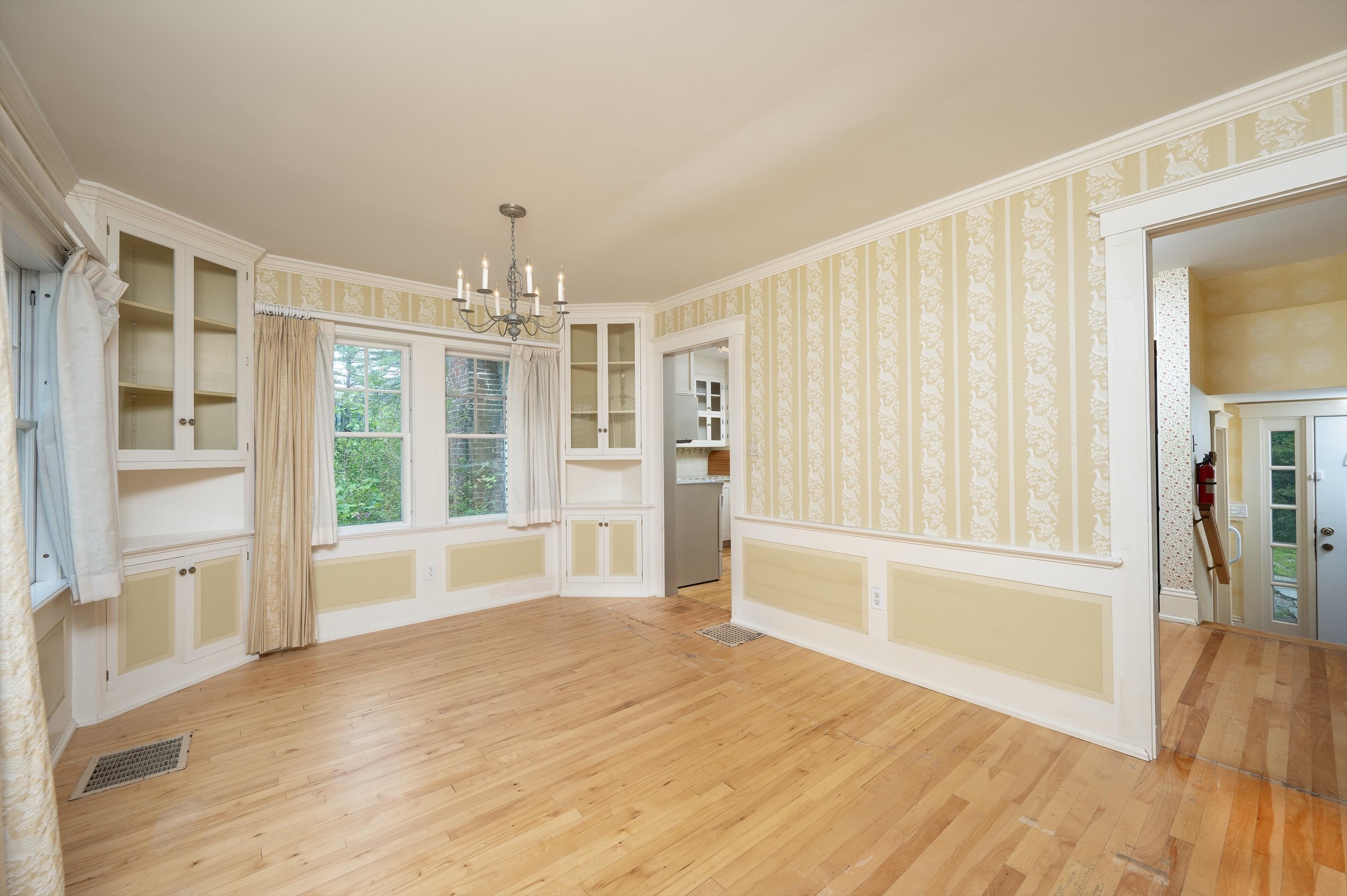 598 East Woodstock Road Property Photo 14