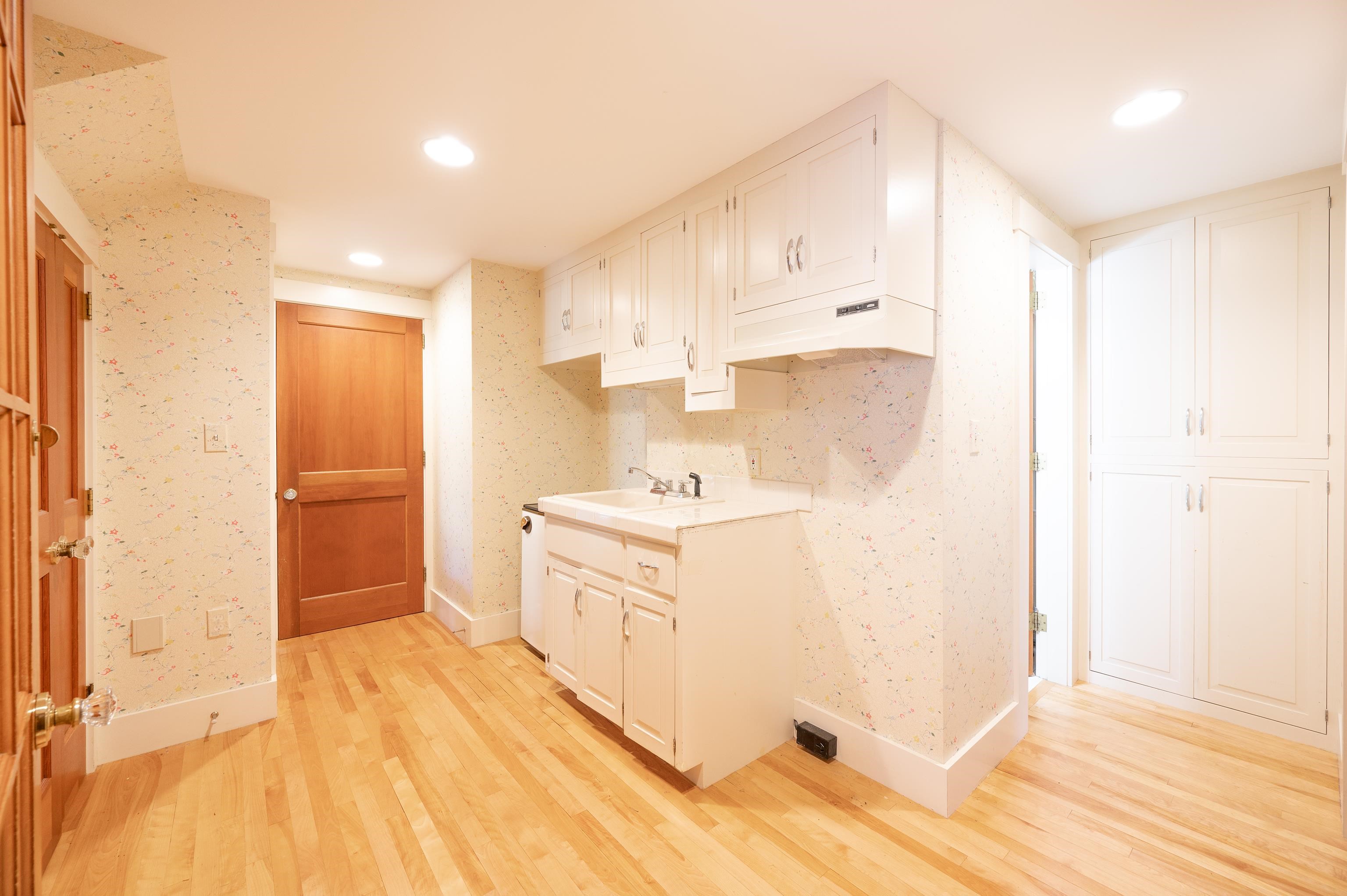 598 East Woodstock Road Property Photo 29