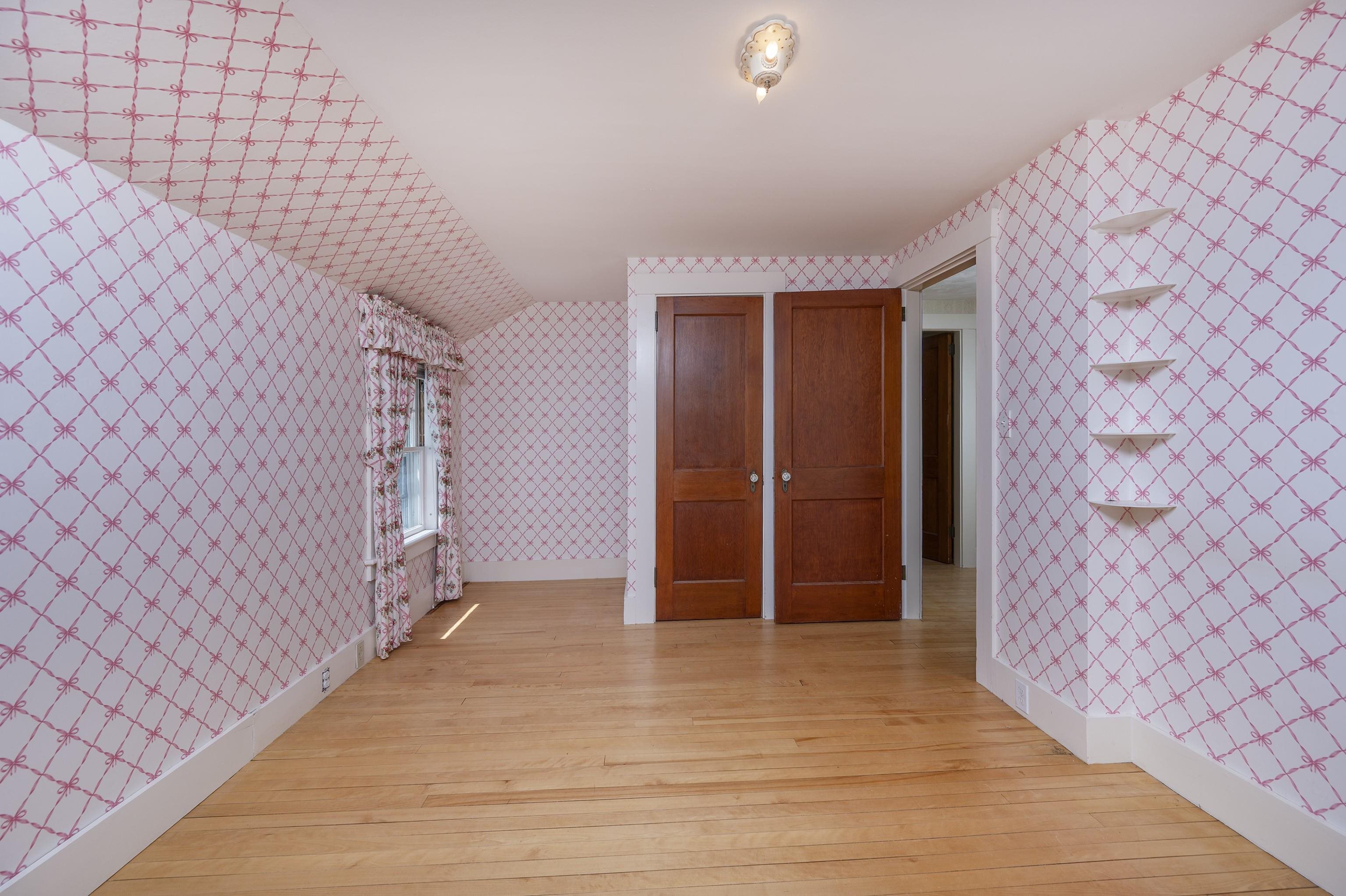 598 East Woodstock Road Property Photo 41