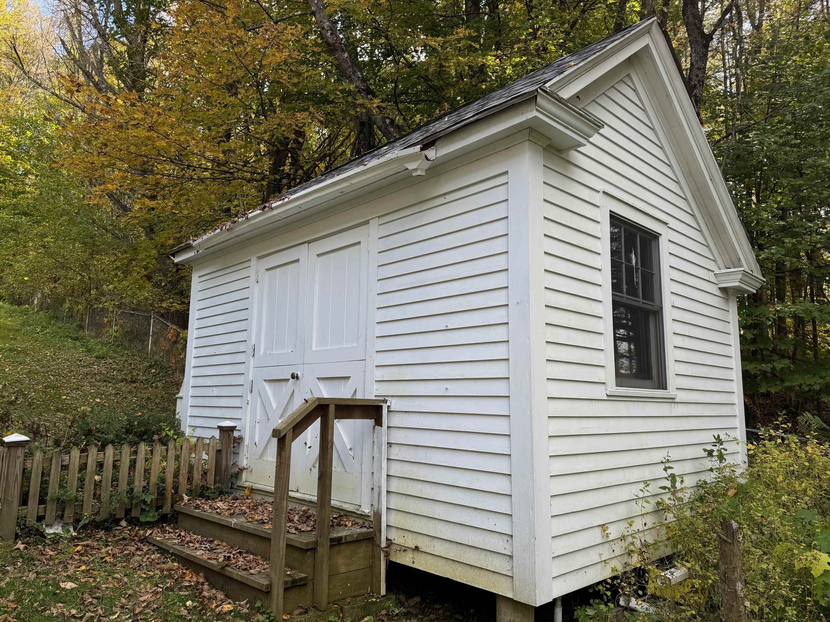 598 East Woodstock Road Property Photo 46