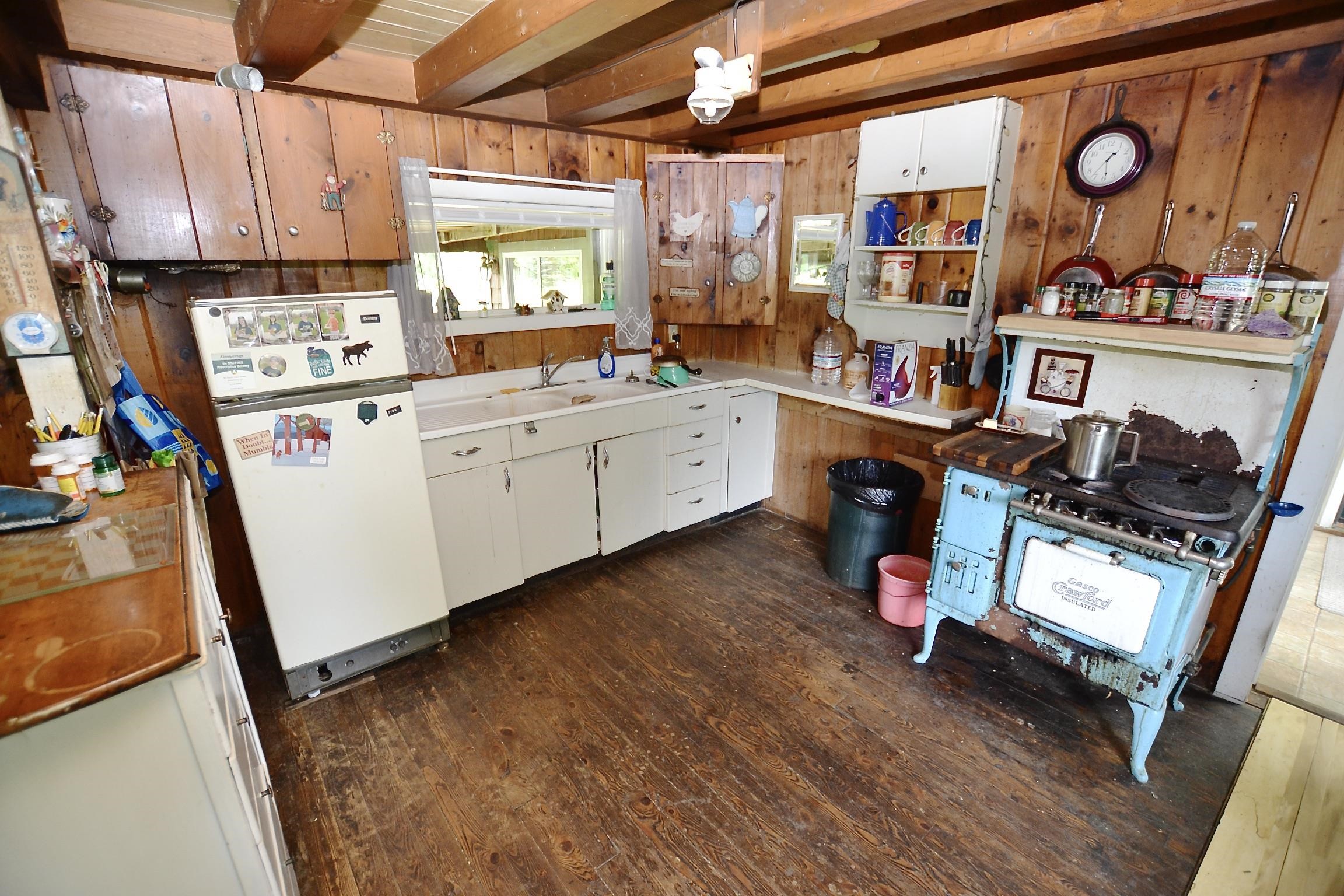 459 Bat Hennesy Road Property Photo 10