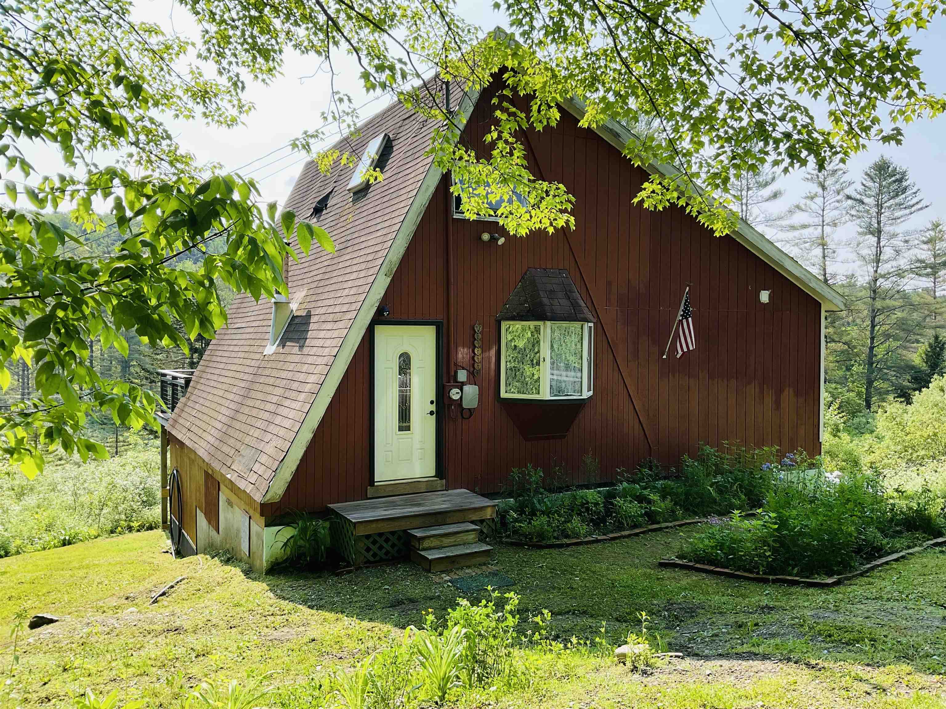 718 Macintosh Hill Road Property Photo 1