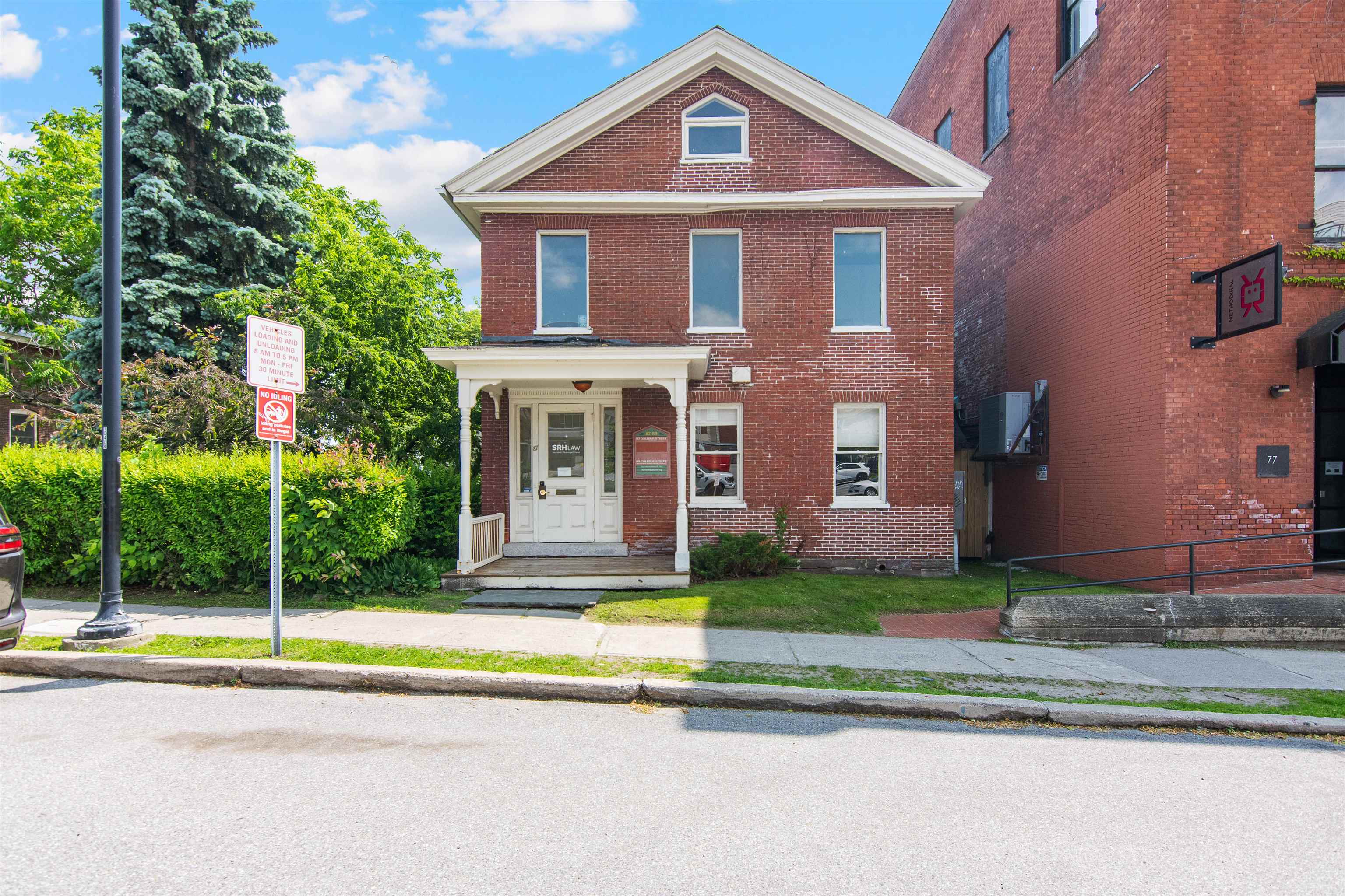 89 College Street Property Photo 2